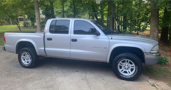 02 4.7L V8. she is washed. 