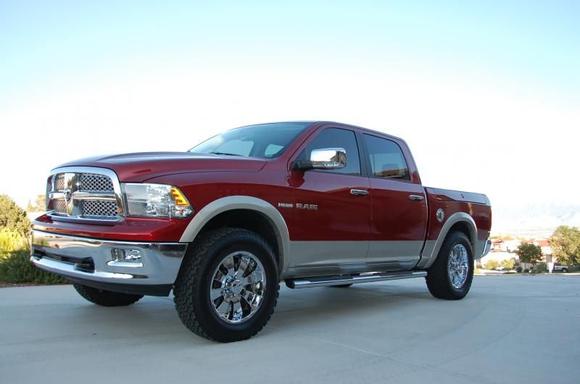 My 2009 Dodge Ram 1500 Laramie Crew 4X4 with Hemi - LEVELED with 2.5-inch front/1.5-inch rear DayStar system
