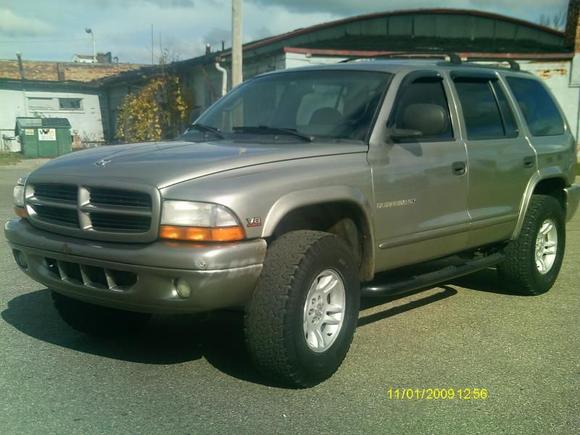 2000 SLT 4.7 with 285/75/16 BF Mud Terrains, 2.5" lift and Powder Black Step Bars