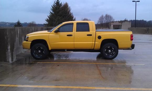 06 Dakota QC V8 4.7L HO w/ 3" Body Lift, Magnaflow 45 Series Muffler, Weapon-R Secret Weapon Intake, 33" BFGoodrich R/T's