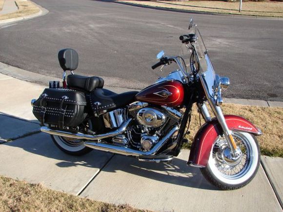 2009 Harley Davidson Heritage Classic Softail - my brand new baby. It seems that I finished buying stuff for the Ram just in time because now I am spending all the rest of my money buying stuff for this bike. This what it looked like when I brought it home from the Harley dealer.