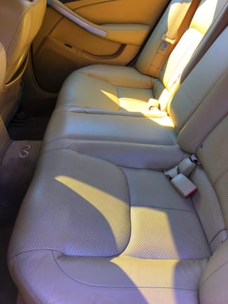 Rear seats are flawless as well