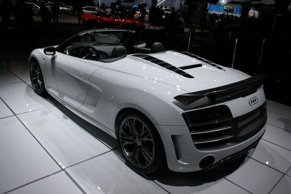 Audi R8 GT Spyder 2