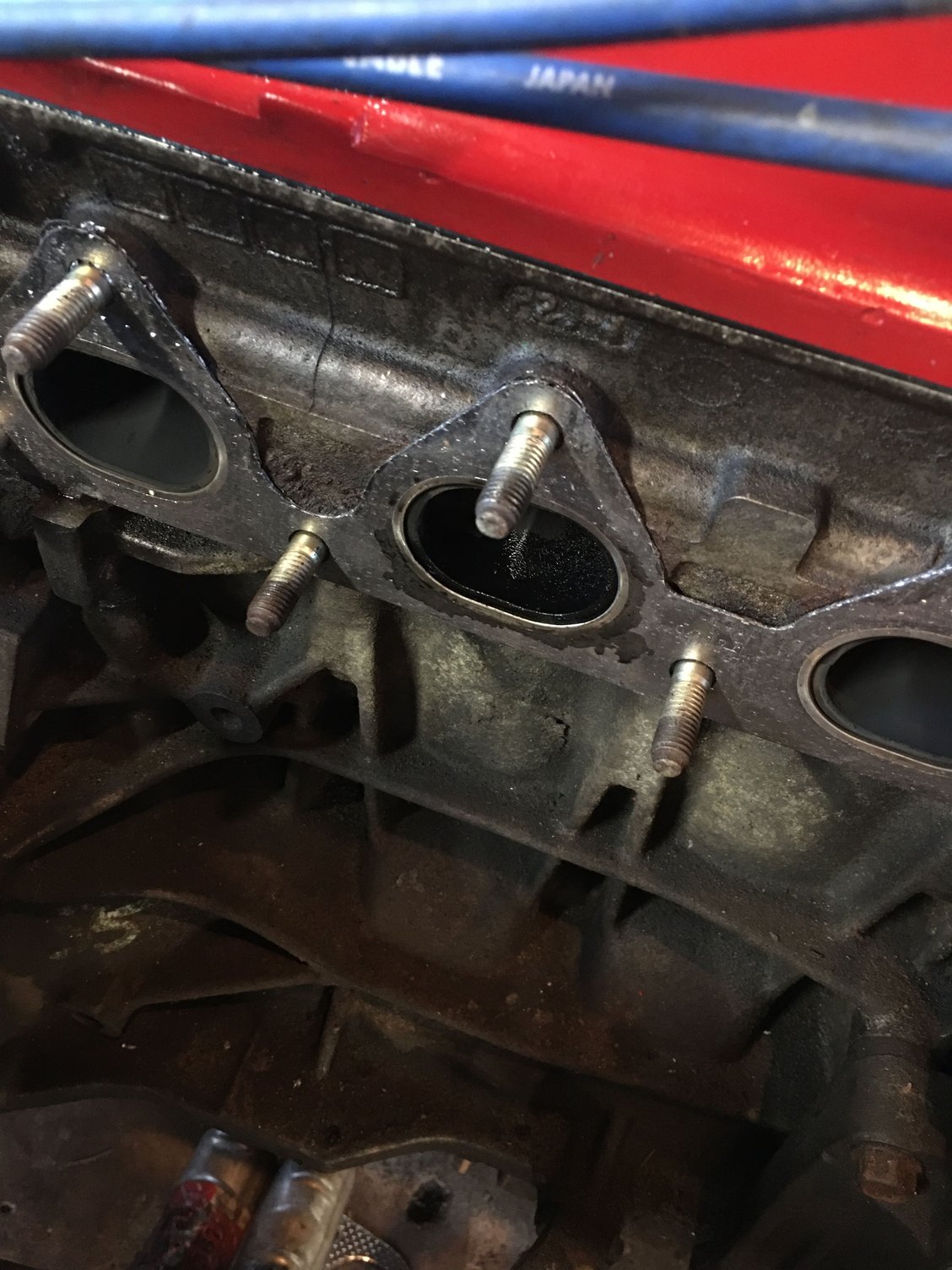 Oil coming out of Exhaust Manifold. HondaTech Honda Forum Discussion