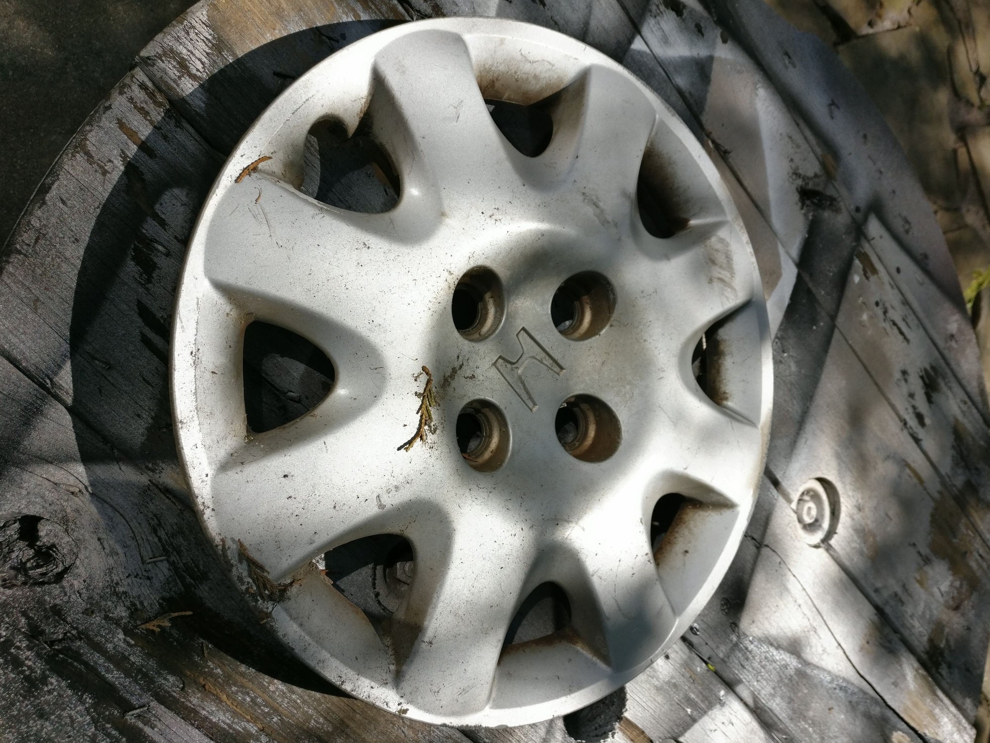 1 civic ek hubcap picture inside HondaTech Honda Forum Discussion