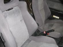 I was amazed by the condition of the seats, considering the car had done almost 400.000km when I got it, and they had no rips or tears anywhere.