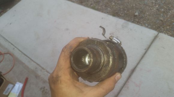 The part that goes to the half shaft.