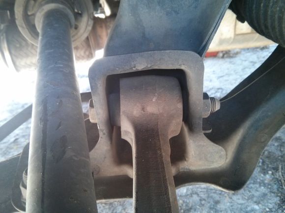 Control arm shifted at frame