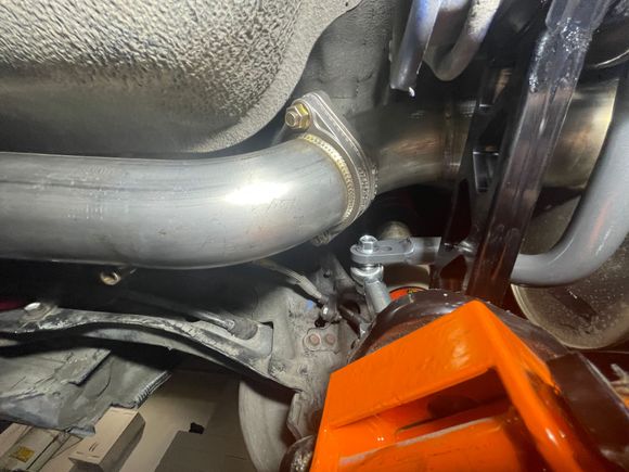 Showing 3” exhaust to swaybar end link clearance…it’s tight for sure, not sure if it hits there yet, but the muffler is definitely hitting.