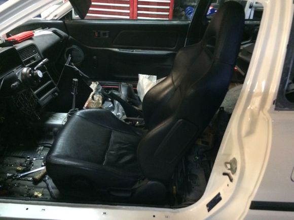 Fixed mounted. No sliders