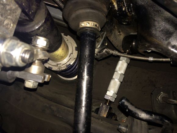 Surprised how much room there is between the strut and axle.