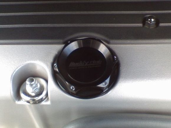 bad pic...buddy club oil cap