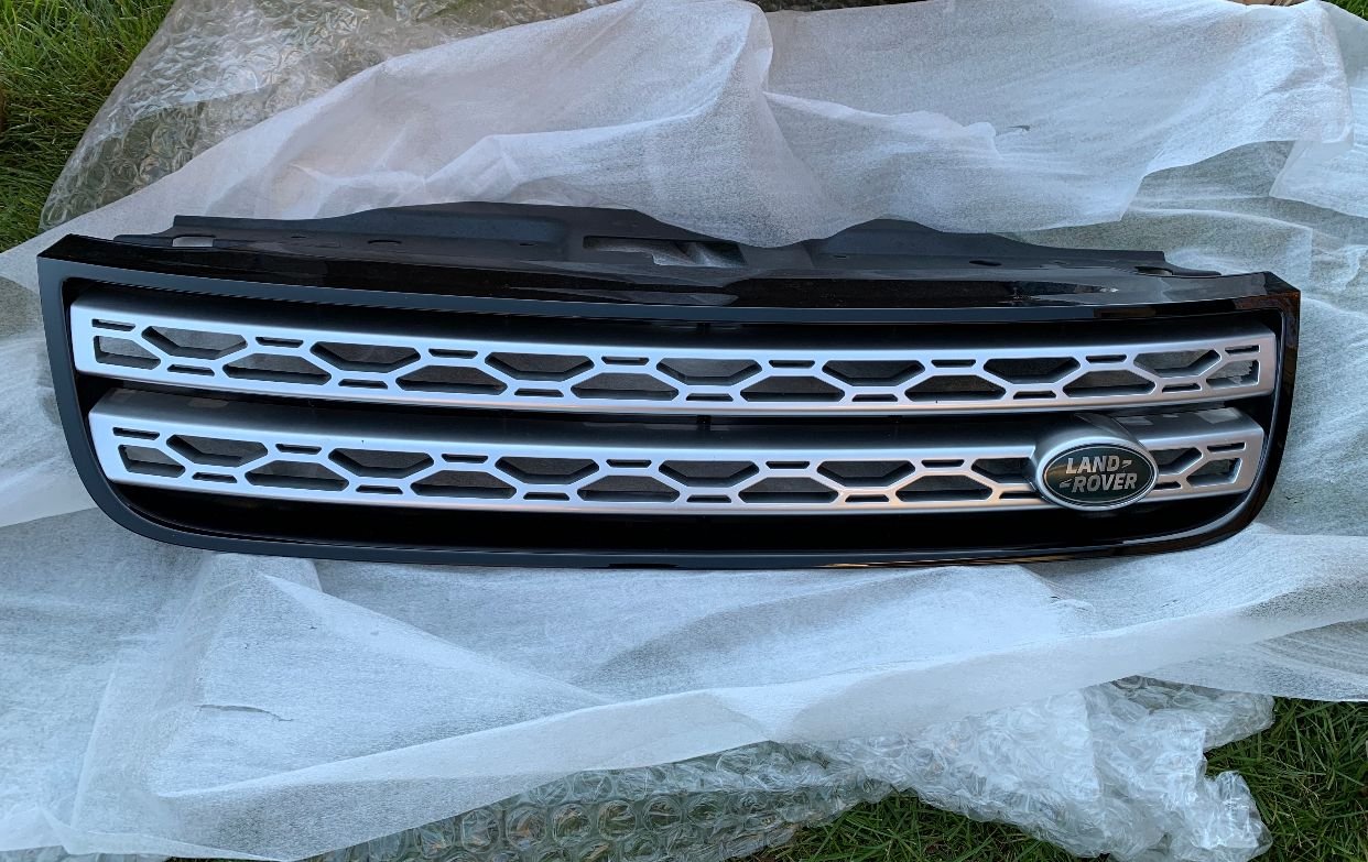 Exterior Body Parts - Used Discovery 5 front grille - Used - 2017 to 2020 Land Rover Discovery - Mt. Olive, NJ 07836, United States