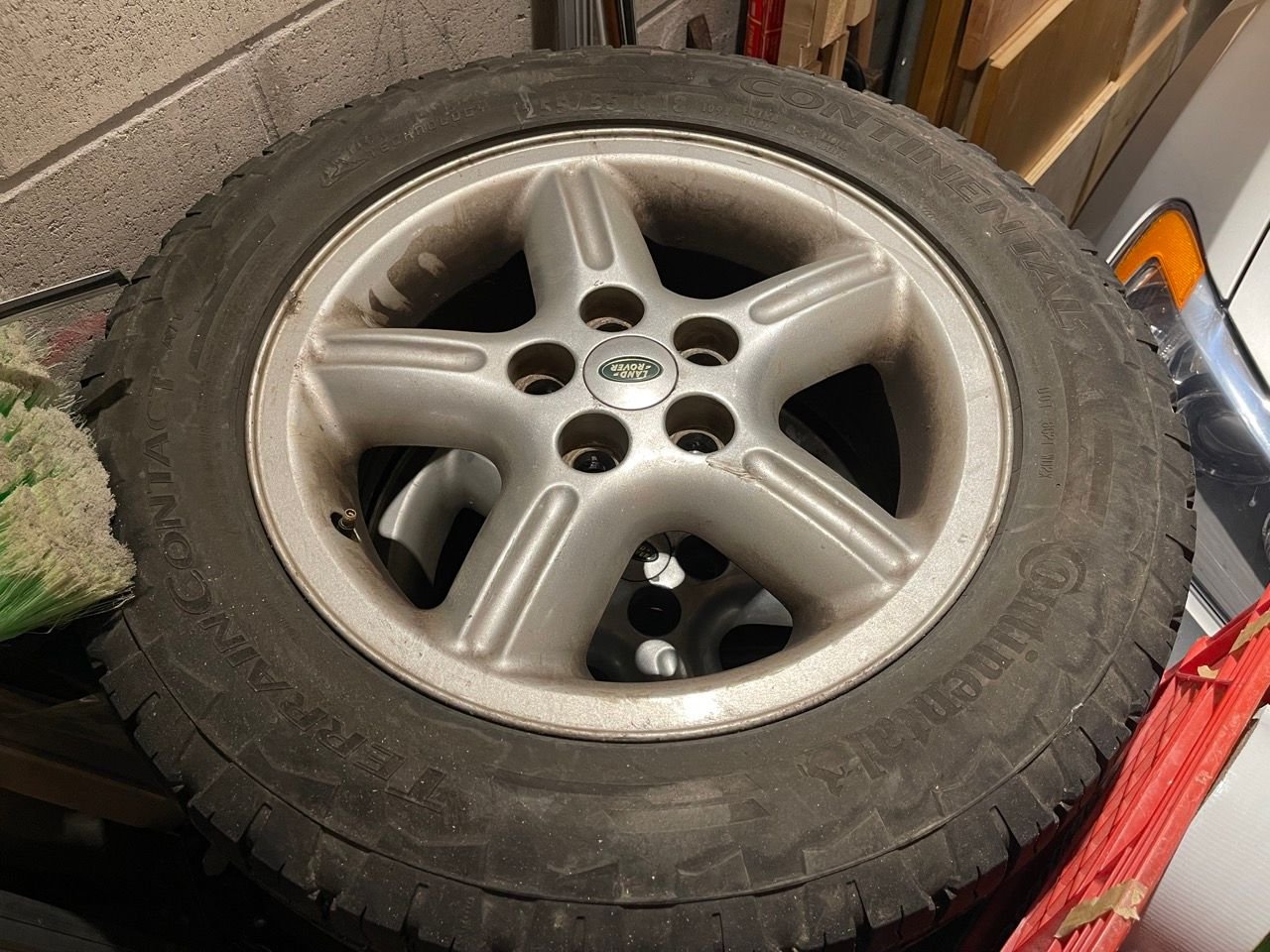 Wheels and Tires/Axles - Best Stock tires, very low milage. Continental TerrainContact 255/55r18 - Used - 2001 to 2004 Land Rover Discovery - Toronto, ON M6P3T5, Canada