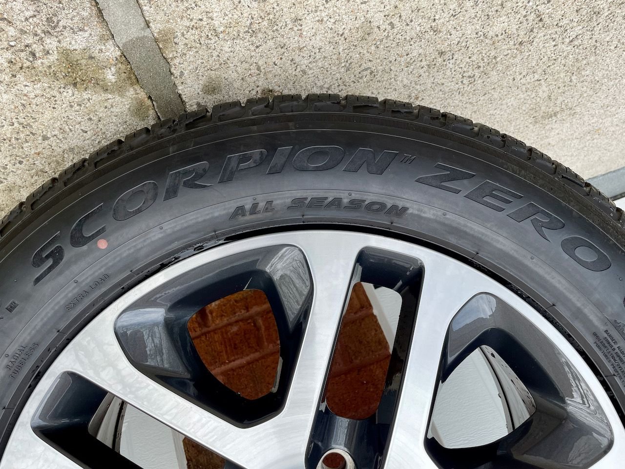Wheels and Tires/Axles - OEM Land Rover Defender 20" 5095 Wheel Set w Brand New Pirelli Scorpion Tires - Used - 2020 to 2024 Land Rover Defender - Atlanta, GA 30350, United States
