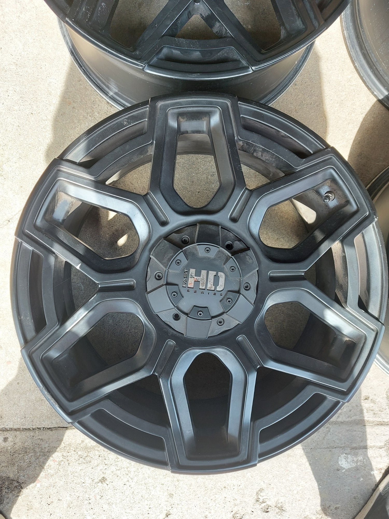 Wheels and Tires/Axles - 20" Fastco Mags 5x120 - Used - All Years Land Rover Defender - All Years Land Rover Discovery - All Years Land Rover Range Rover - All Years Land Rover Discovery Sport - All Years Land Rover LR2 - All Years Land Rover LR3 - All Years Land Rover LR4 - All Years Land Rover Range Rover Sport - Lasalle, QC H8N1W2, Canada
