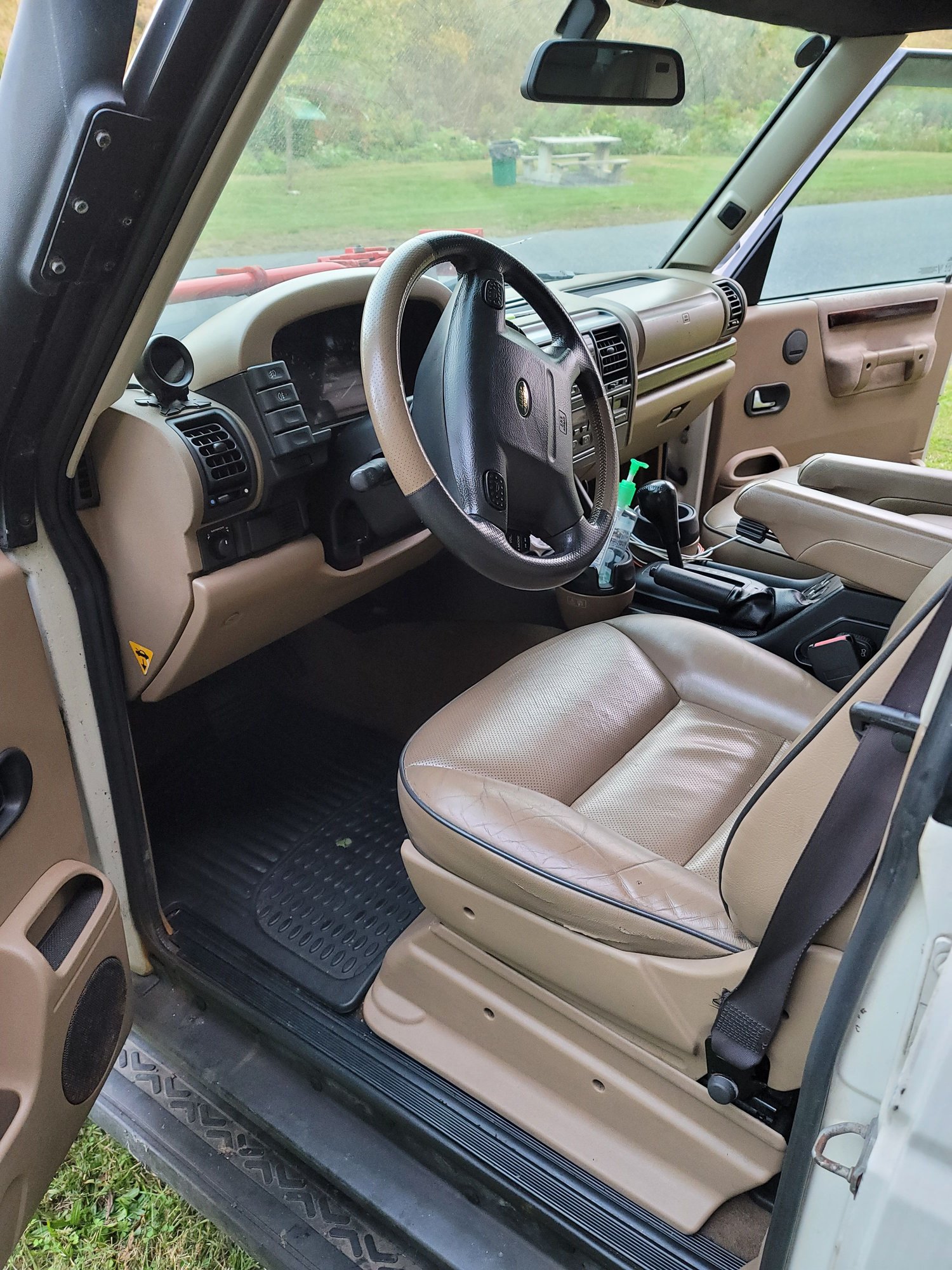 2001 Land Rover Discovery - 2001 Land Rover Discovery 2 - Used - VIN Salty123456789 - 230,000 Miles - 8 cyl - AWD - Automatic - White - Ne, PA 18235, United States