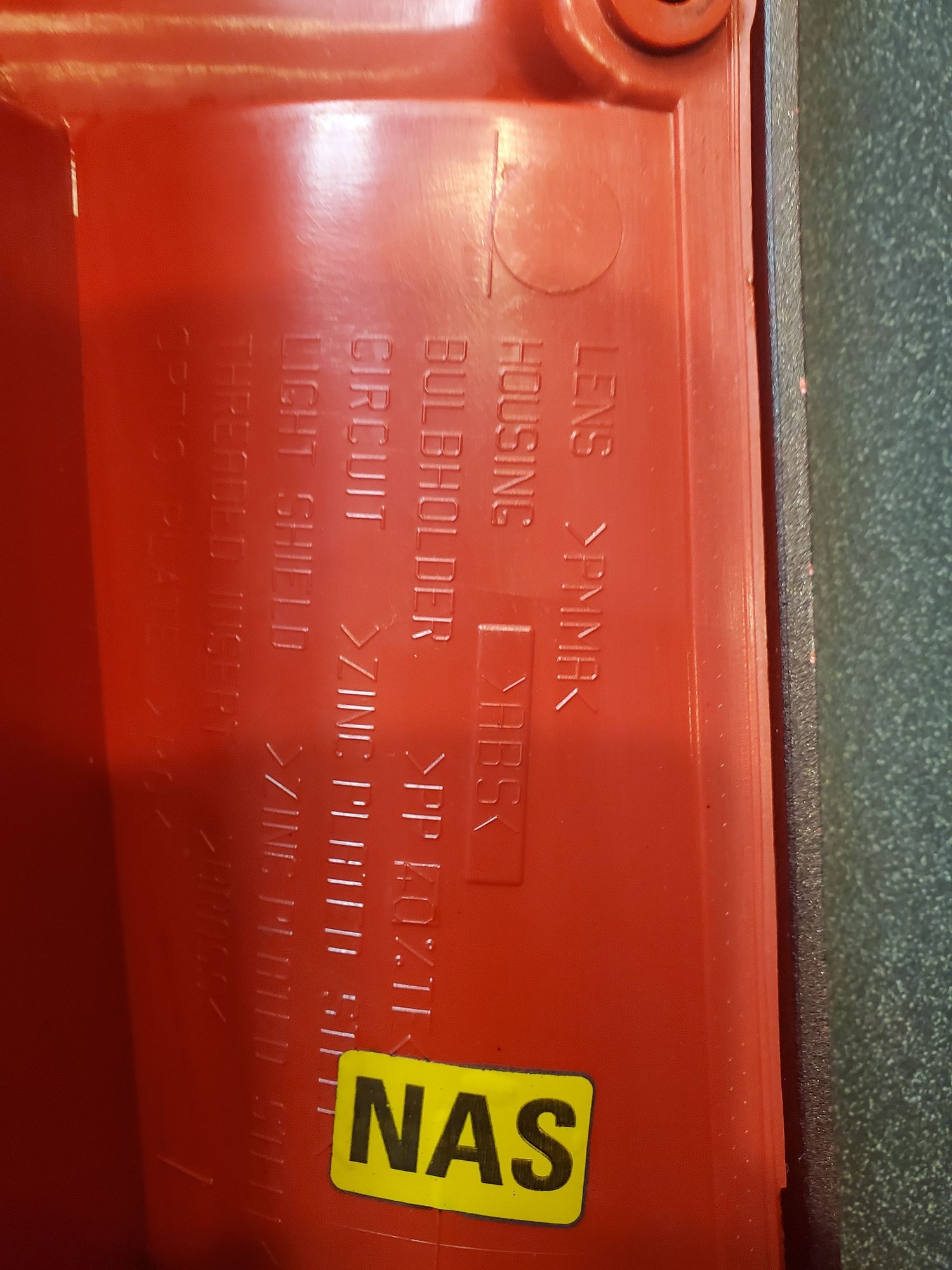 Lights - Early, 1998 Discovery 2 tail lights, red and white - Used - -1 to 2024  All Models - Lawrence Township, NJ 08648, United States