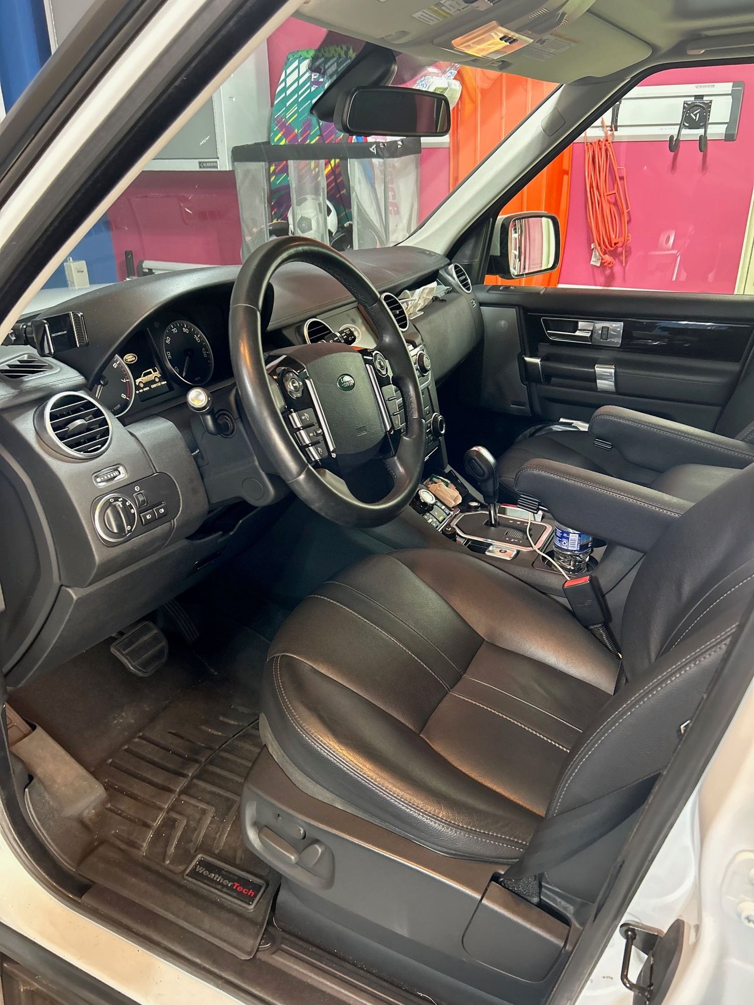 2013 Land Rover LR4 - 2013 lr4 hse - v8 - Used - VIN SALAG2D49DA664220 - 97,000 Miles - 8 cyl - AWD - Automatic - SUV - White - Middle River, MD 21220, United States