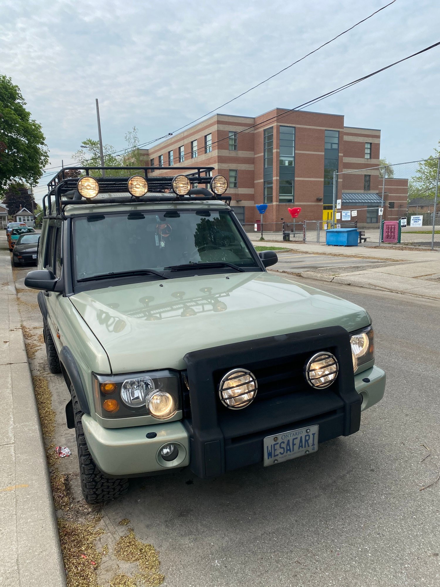 2004 Land Rover Discovery - 2004 discovery - Used - VIN SALTW19404A842448 - 71,000 Miles - 8 cyl - 4WD - Automatic - SUV - Other - Cambridge, ON N1R7J7, Canada