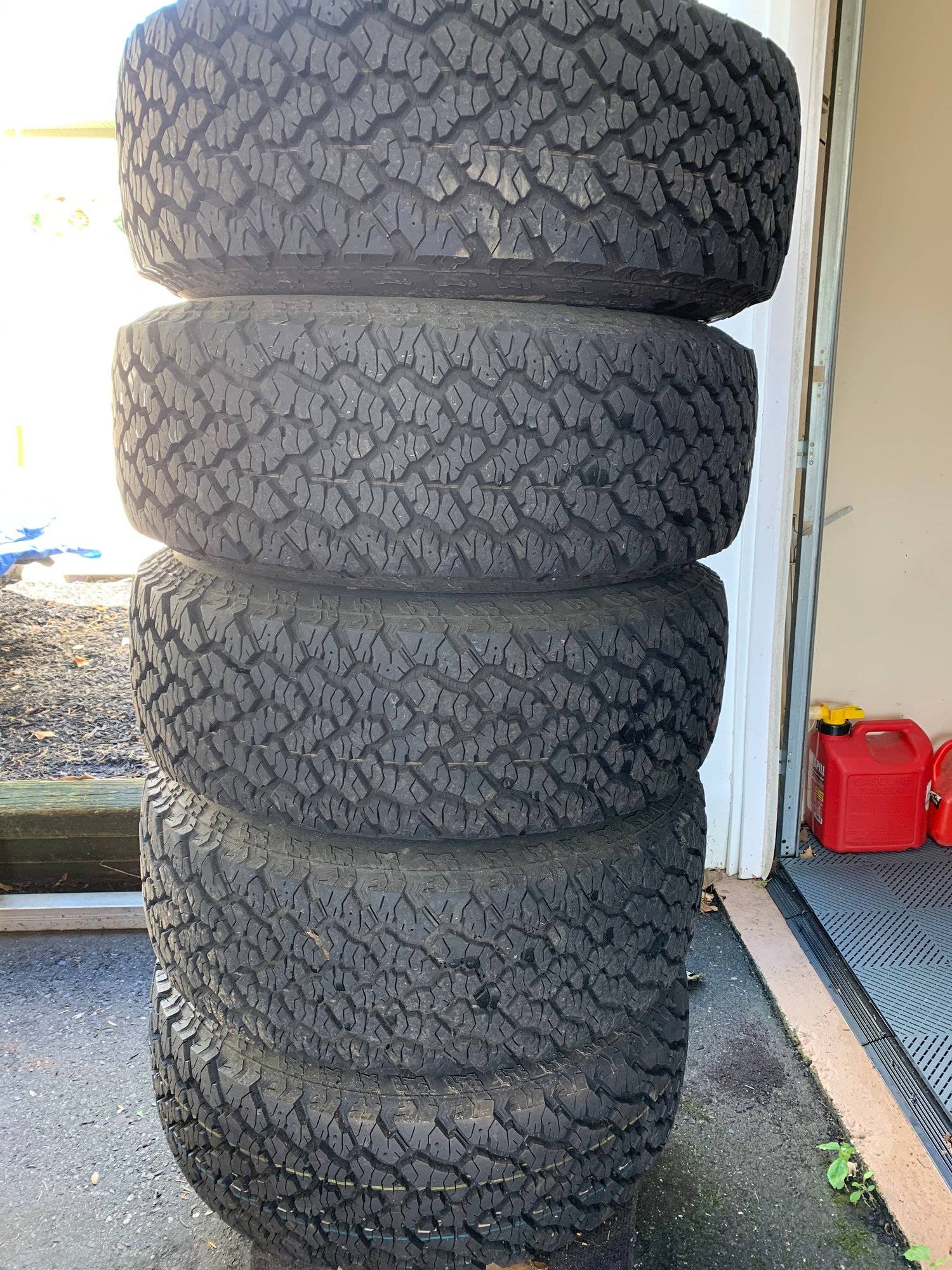 Wheels and Tires/Axles - Discovery 2 alloys with tires - Used - 1999 to 2004 Land Rover Discovery - Moorestown, NJ 08057, United States