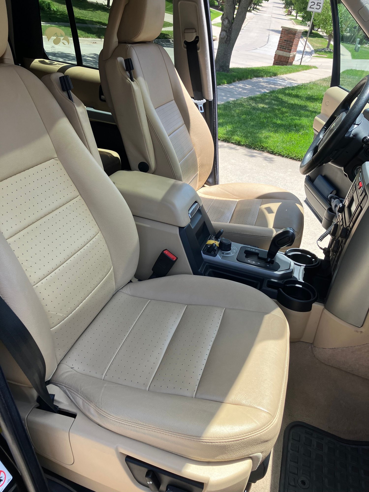 2008 Land Rover LR3 - 08 Landrover LR3  S V8 - Used - VIN SALAE254X8A486666 - 93,900 Miles - 8 cyl - 4WD - Automatic - SUV - Black - Council Bluffs, IA 51503, United States
