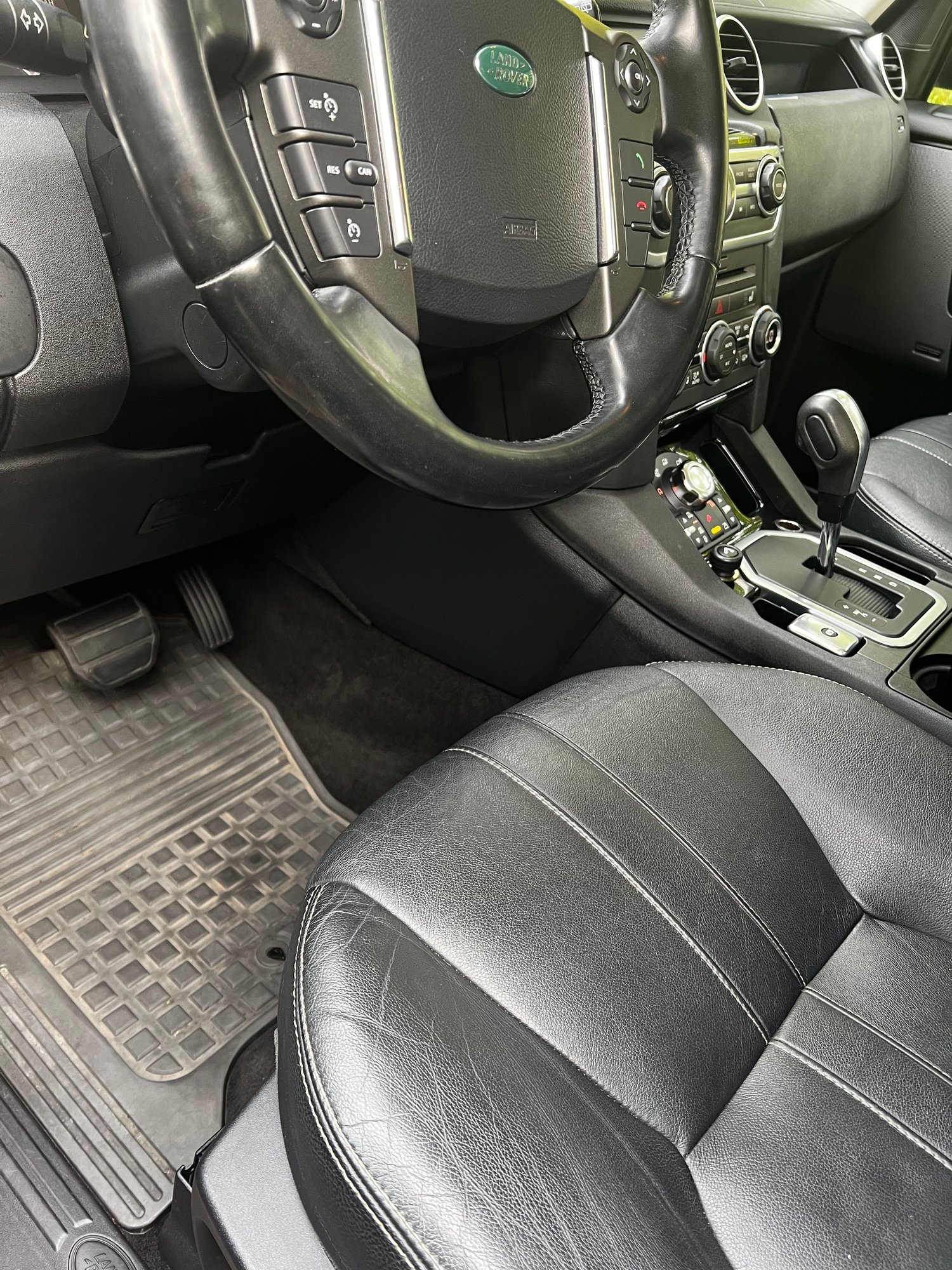 2011 Land Rover LR4 - 2011 LR4 Metropolis Black Edition for sales NorCal - Used - VIN salag2d42ba584805 - 119,000 Miles - 8 cyl - 4WD - Manual - SUV - Black - Mill Valley, CA 94941, United States