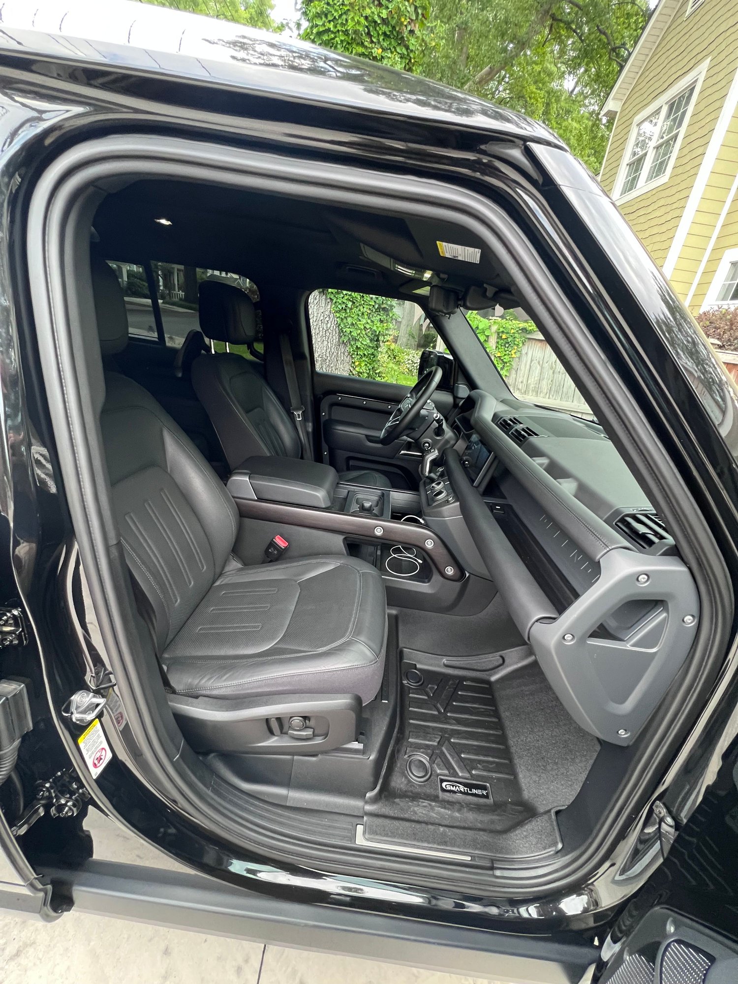 2020 Land Rover Defender - 2020 Land Rover Defender 110 X - Used - VIN SALEXEEU7L2021360 - 45,900 Miles - 6 cyl - 4WD - Automatic - SUV - Black - Columbia, SC 29201, United States