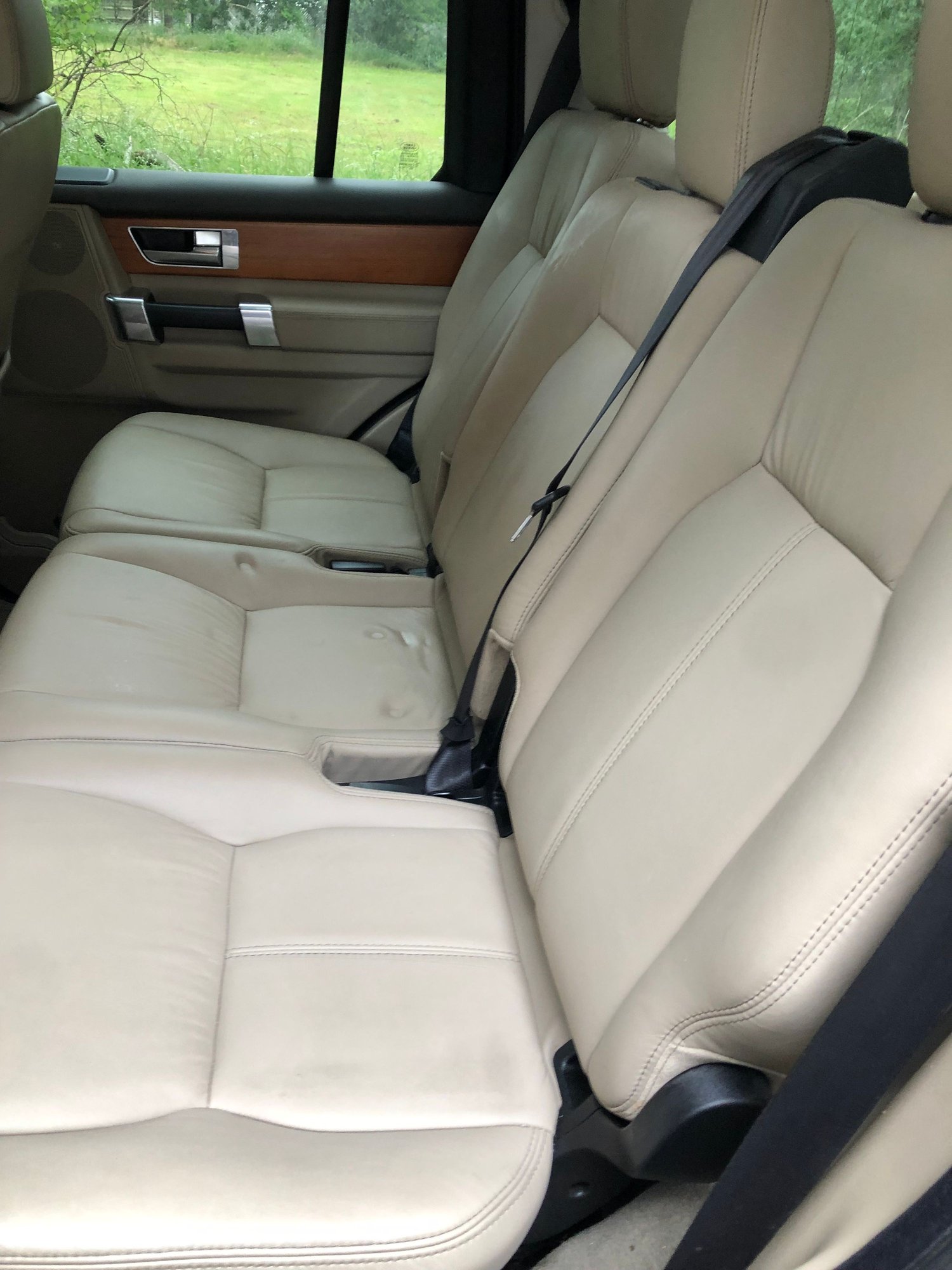 2013 Land Rover LR4 - For Sale - Used - VIN Salak2d40da678084 - 182,000 Miles - 8 cyl - 4WD - Black - Mineral Wells, TX 76067, United States