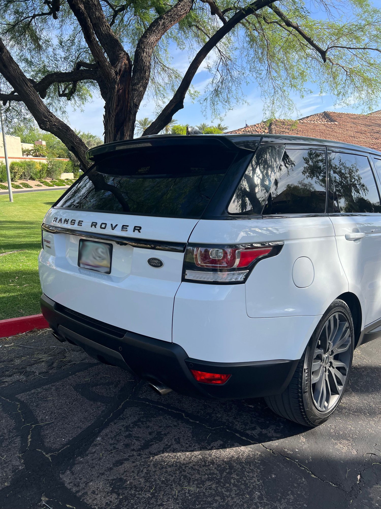 2017 Land Rover Range Rover Sport - 2017 Range Rover Sport Supercharged Dynamic 5.0L - Used - VIN SALWR2FE3HA148494 - 46,000 Miles - 4WD - Automatic - SUV - White - Phoenix, AZ 85018, United States