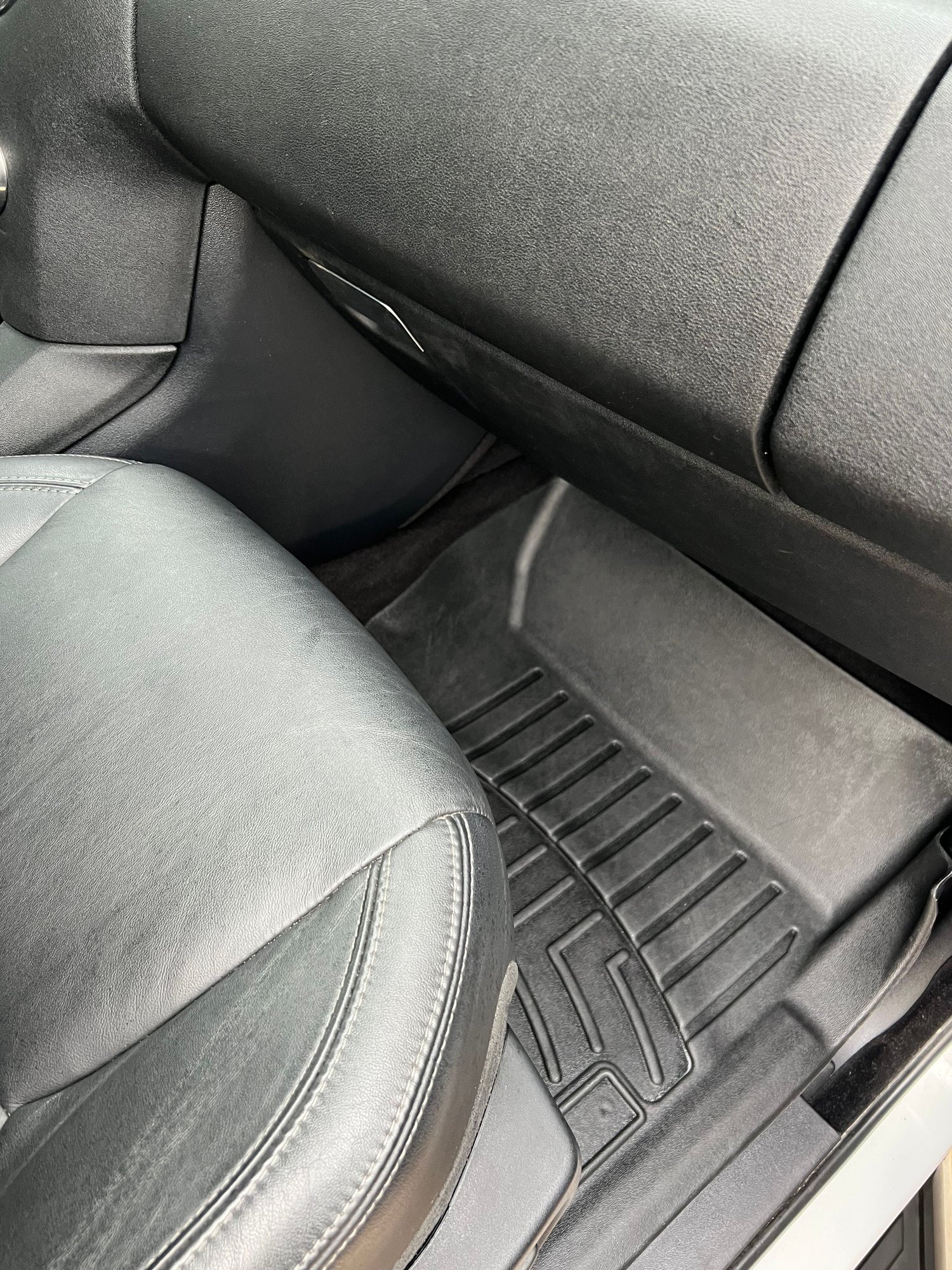 2012 Land Rover LR4 - 2012 Land Rover LR4 HSE - Used - VIN SALAK2D49CA646698 - 83,133 Miles - 8 cyl - AWD - Automatic - White - Jersey City, NJ 07302, United States