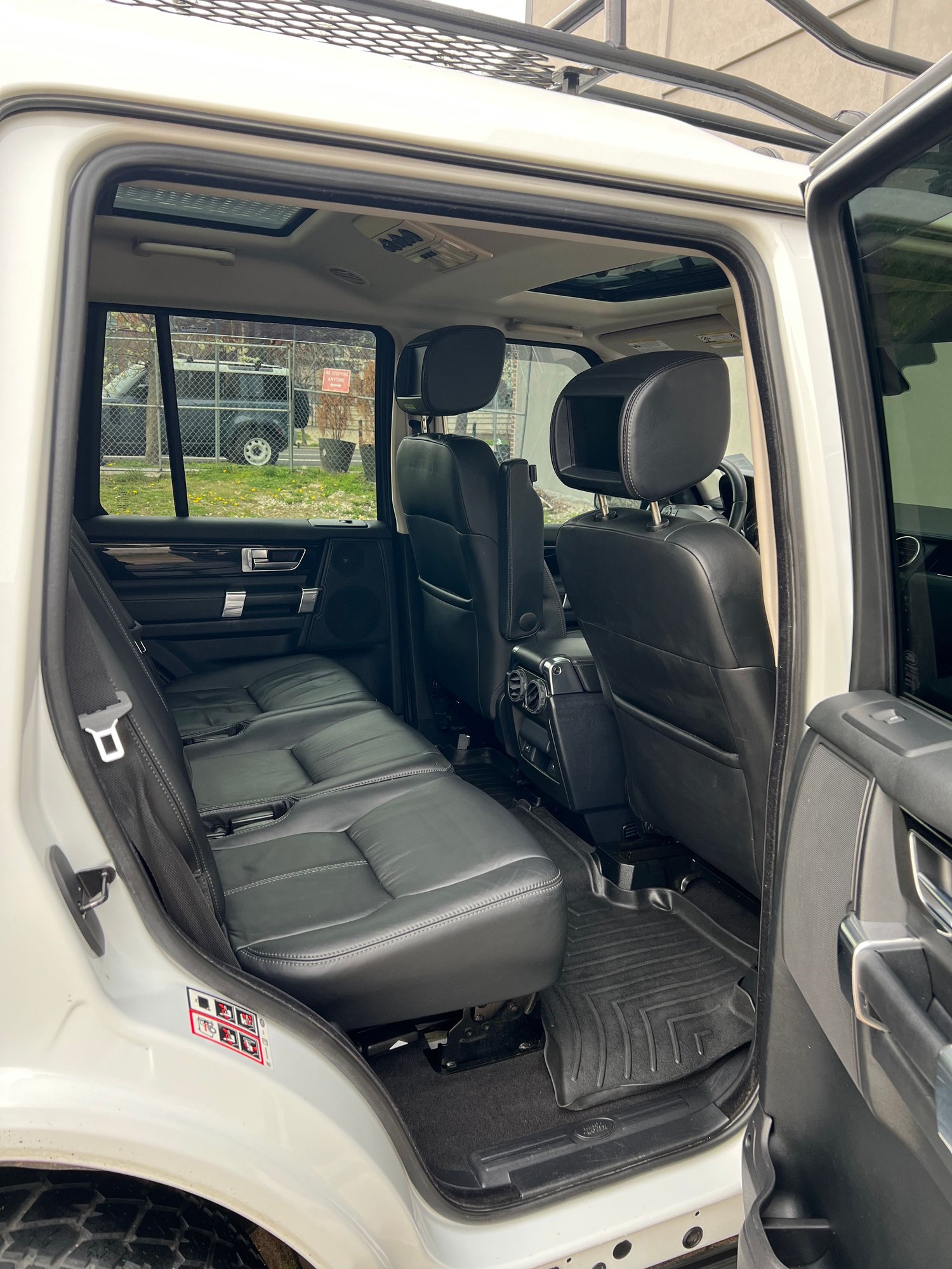 2012 Land Rover LR4 - 2012 Land Rover LR4 HSE - Used - VIN SALAK2D49CA646698 - 83,133 Miles - 8 cyl - AWD - Automatic - White - Jersey City, NJ 07302, United States