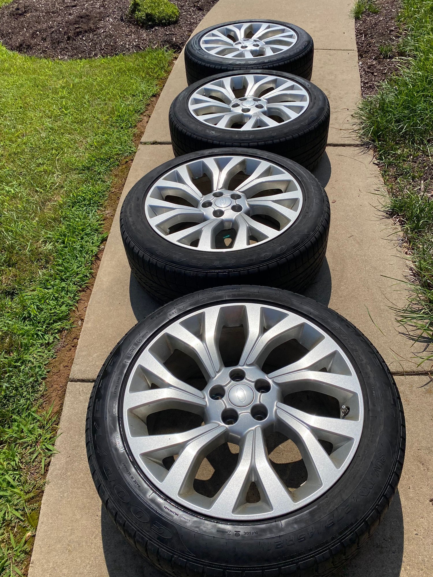 Wheels and Tires/Axles - 21” Land Rover Sport Factory Original Wheels with Goodyear Eagle F1 tires - Used - 0  All Models - Warrenton, VA 20186, United States