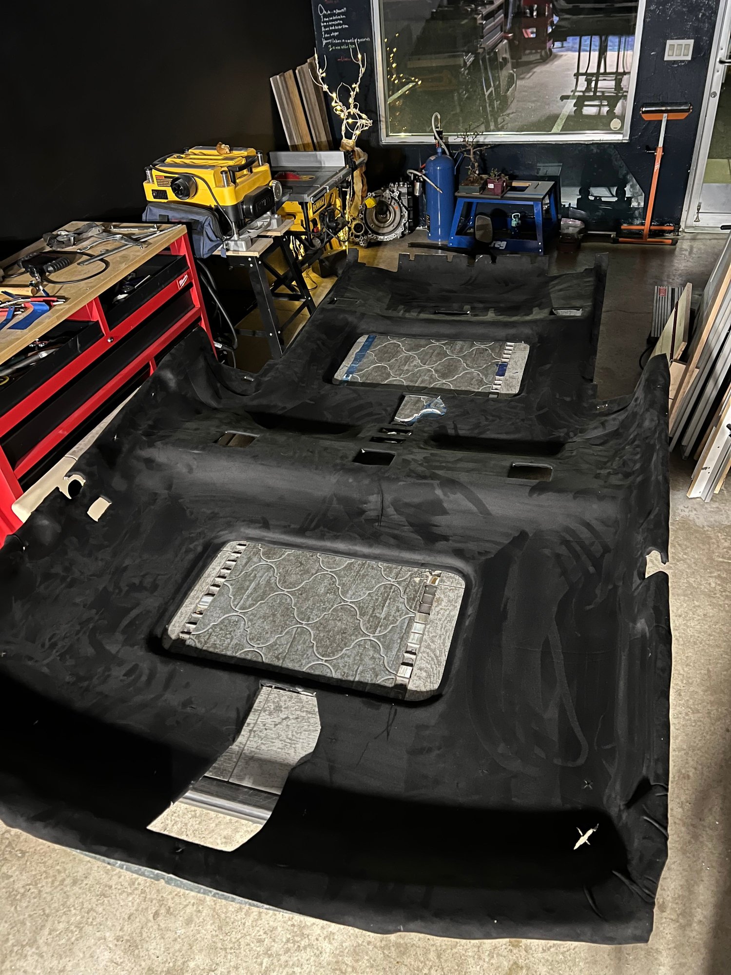 2003 Land Rover Discovery - Mechanically restored, full suspension upgrade. 4.6L 7 seat SE - Used - VIN SALTW164X3A817012 - 111,067 Miles - 8 cyl - AWD - Automatic - SUV - Gold - Denver, CO 80215, United States