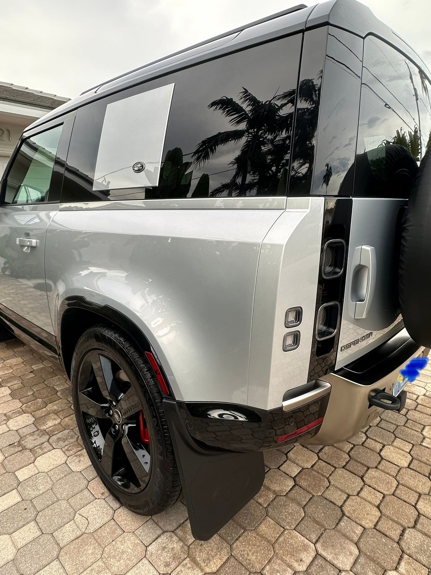 2021 Land Rover Defender - 2021 Defender 90X - Very low miles - Immaculate - Used - VIN SALEX6RU4M2052227 - 5,300 Miles - 6 cyl - SUV - Silver - Pompano Beach, FL 33062, United States