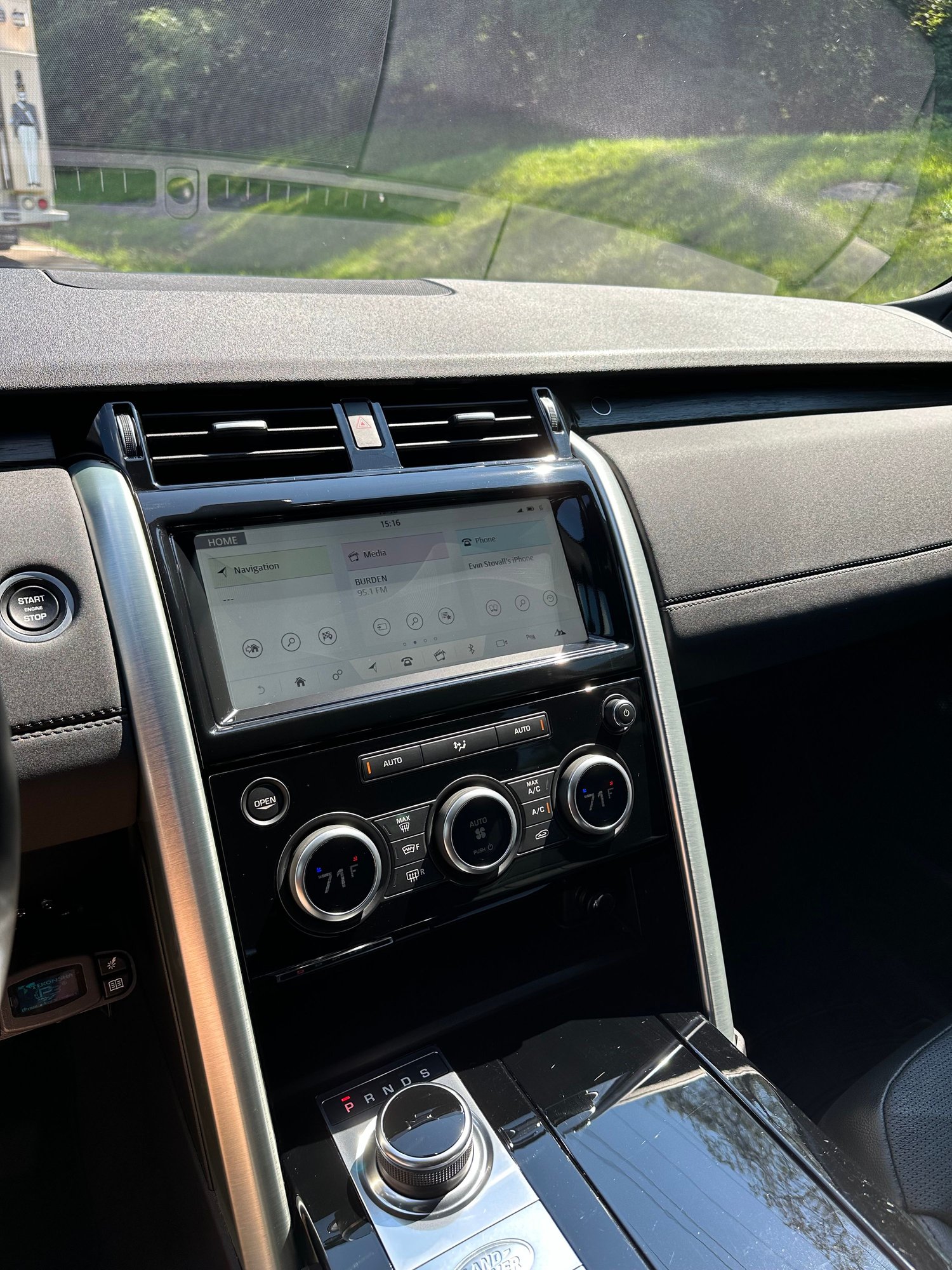 2018 Land Rover Discovery - Immaculate 2018 Discovery 5 HSE TD6! - Used - VIN SALGV2RE6JA514370 - 36,600 Miles - 6 cyl - 4WD - Automatic - SUV - Silver - West Point, NY 10996, United States