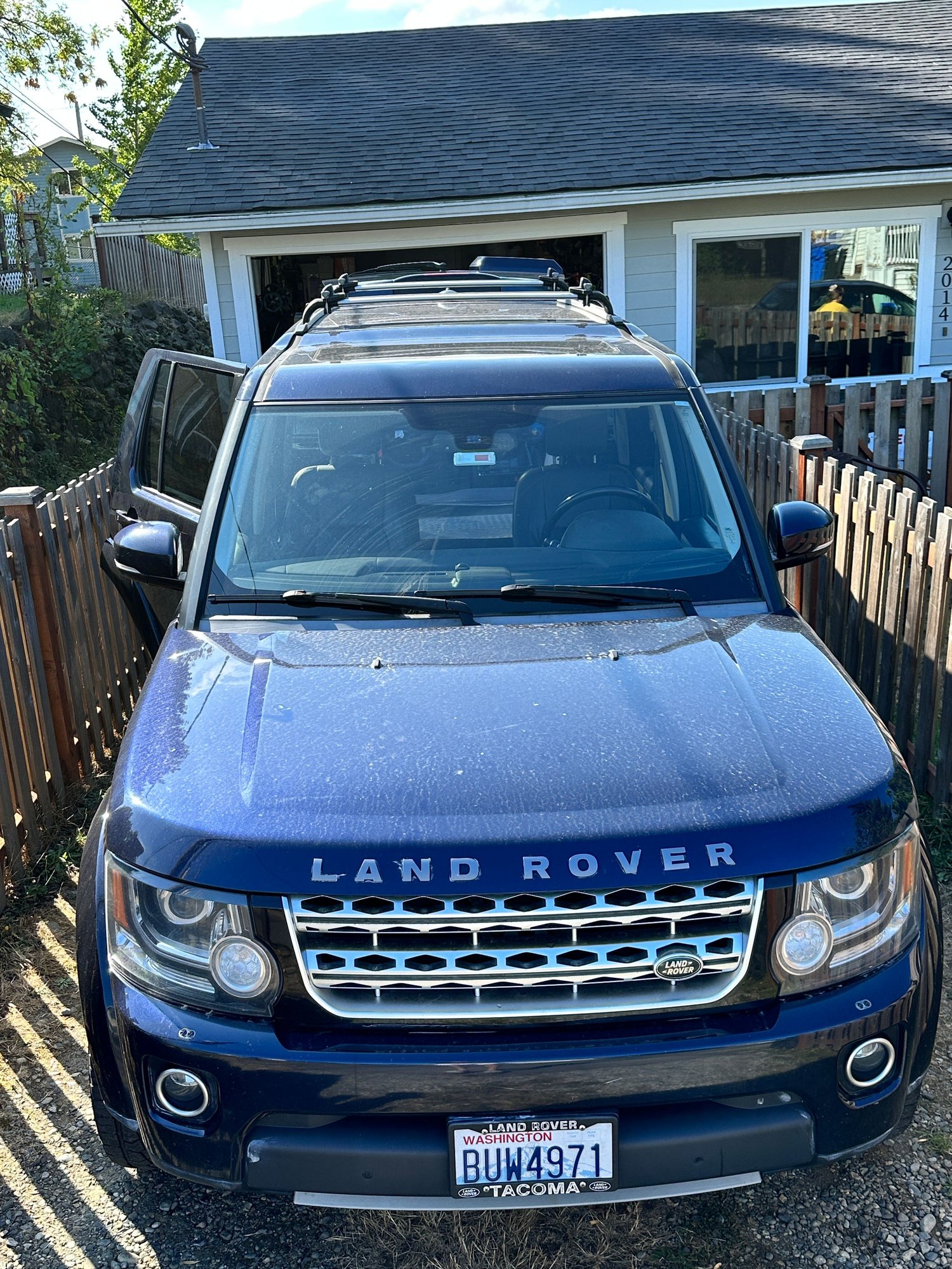 2014 Land Rover LR4 - 2014 Land Rover LR4 HSE LUX sport utility - $20,000 (Northeast Tacoma) - Used - VIN SALAK2V64EA705773 - 145,118 Miles - 6 cyl - 4WD - Automatic - SUV - Blue - Tacoma, WA 98404, United States