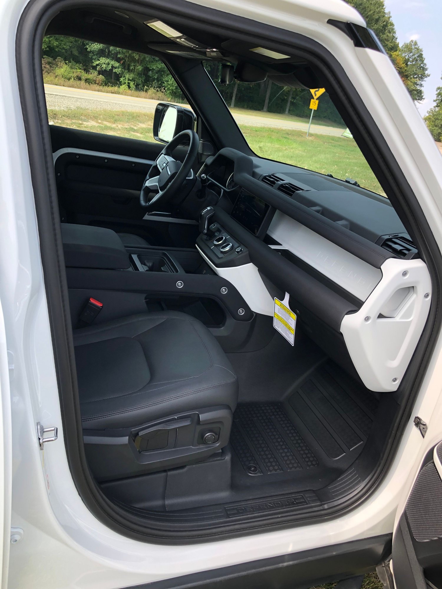 2023 Land Rover Defender - 2023 Land Rover Defender 30th anniversary for sale! - Used - VIN salej7ex3p2113336 - 14,500 Miles - 4 cyl - 4WD - Automatic - SUV - White - Rochester Hills, MI 48309, United States