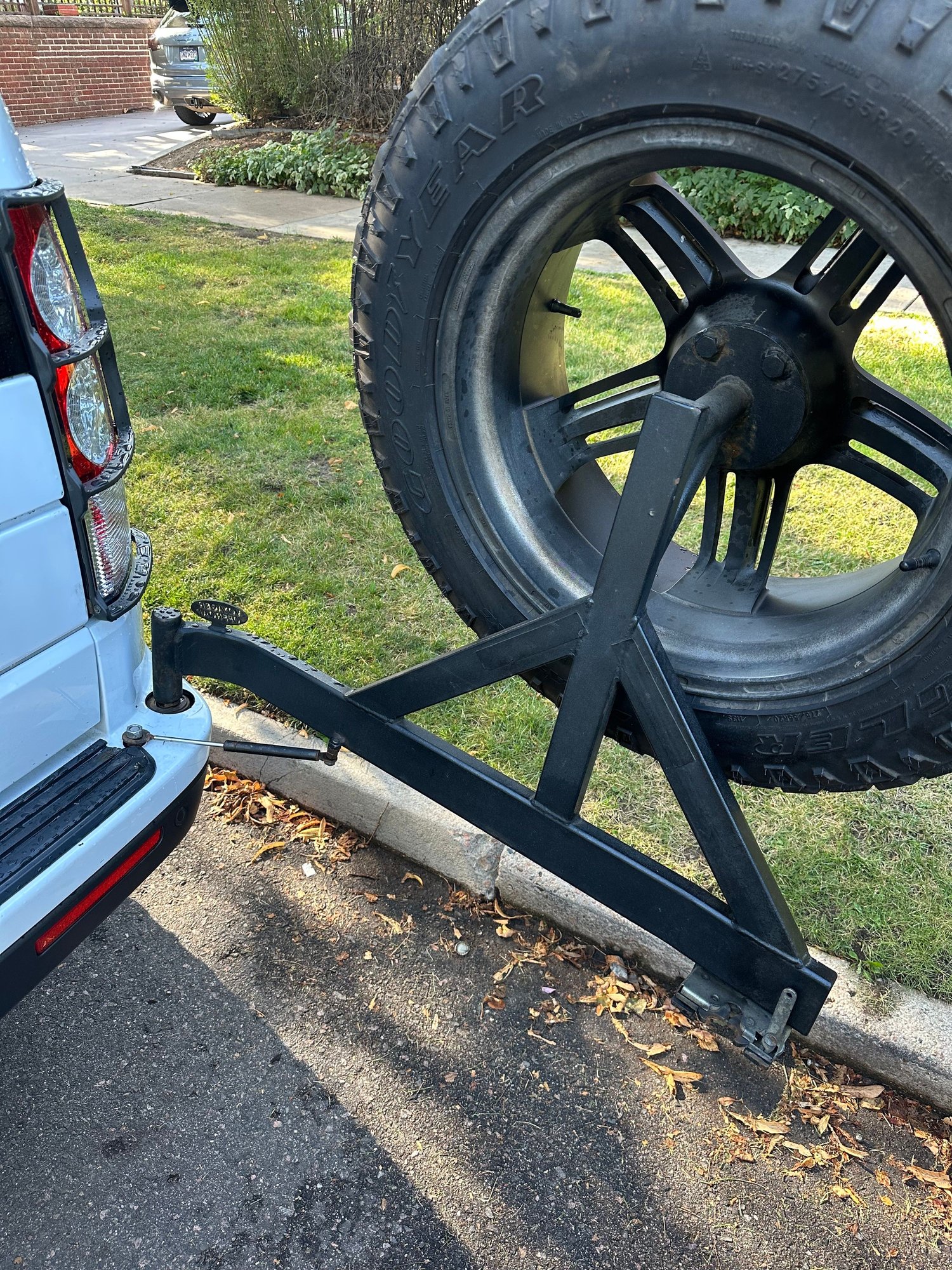 Exterior Body Parts - Voyager off road spare tire swing out - Used - 2010 to 2016 Land Rover LR4 - Denver, CO 80206, United States