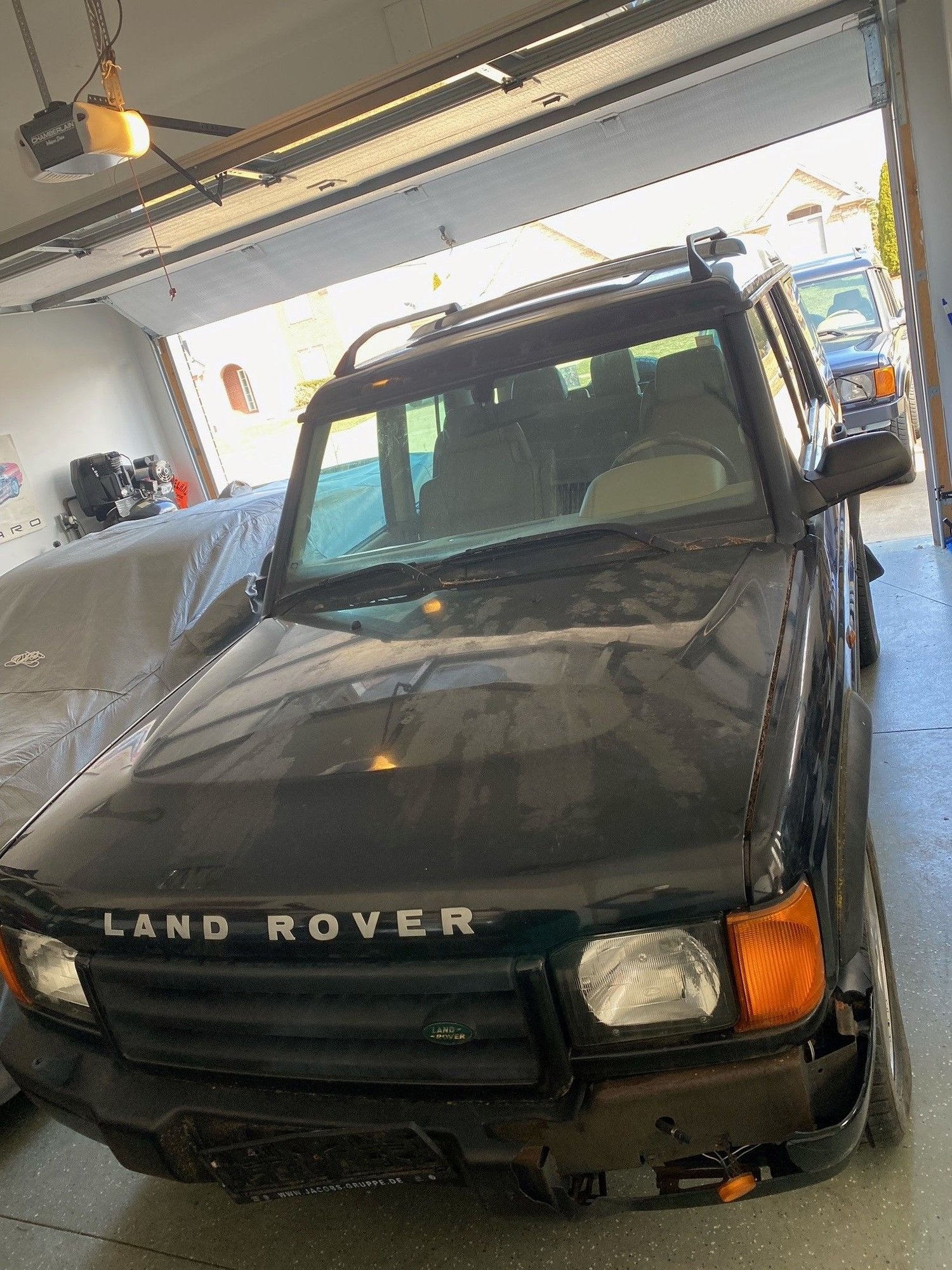 2002 Land Rover Discovery - 2002 Land Rover Discover with a 2001 Disco2 parts truck - Used - VIN SALTY15422A755485 - 121,300 Miles - 8 cyl - Black - Macomb, MI 48044, United States