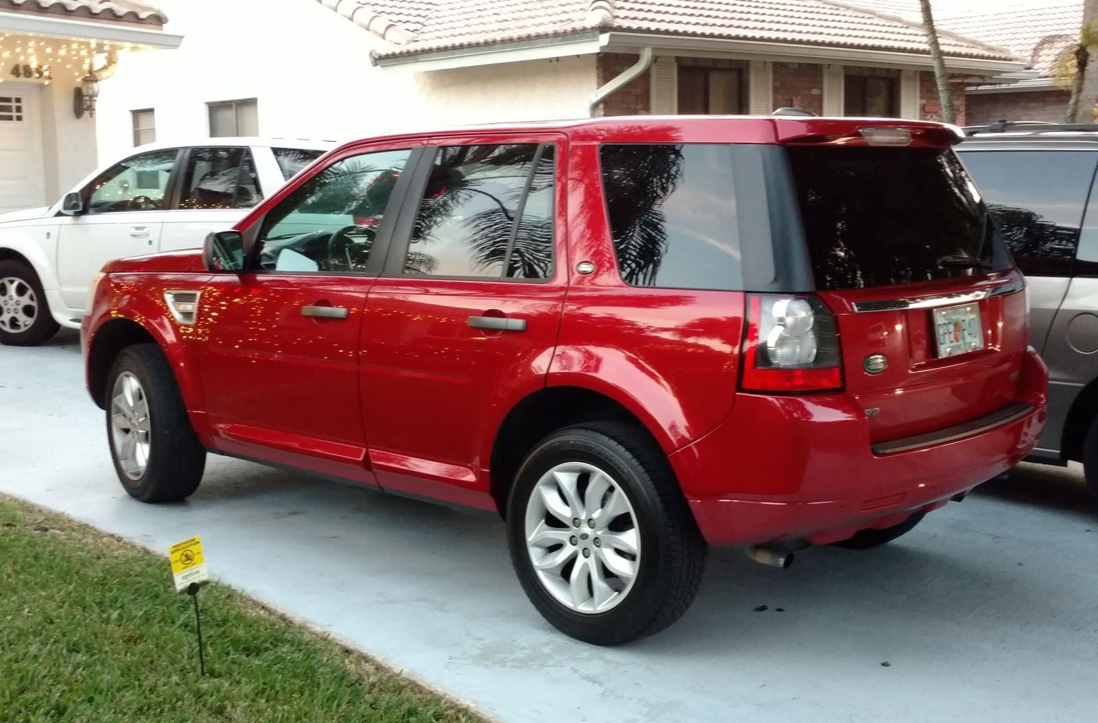 2012 Land Rover LR2 - Heartbroken! Selling my 2012 LR2 HSE - Used - VIN SALFT2BN8CH283137 - 133,343 Miles - 6 cyl - AWD - Automatic - SUV - Red - Tallahassee, FL 32309, United States