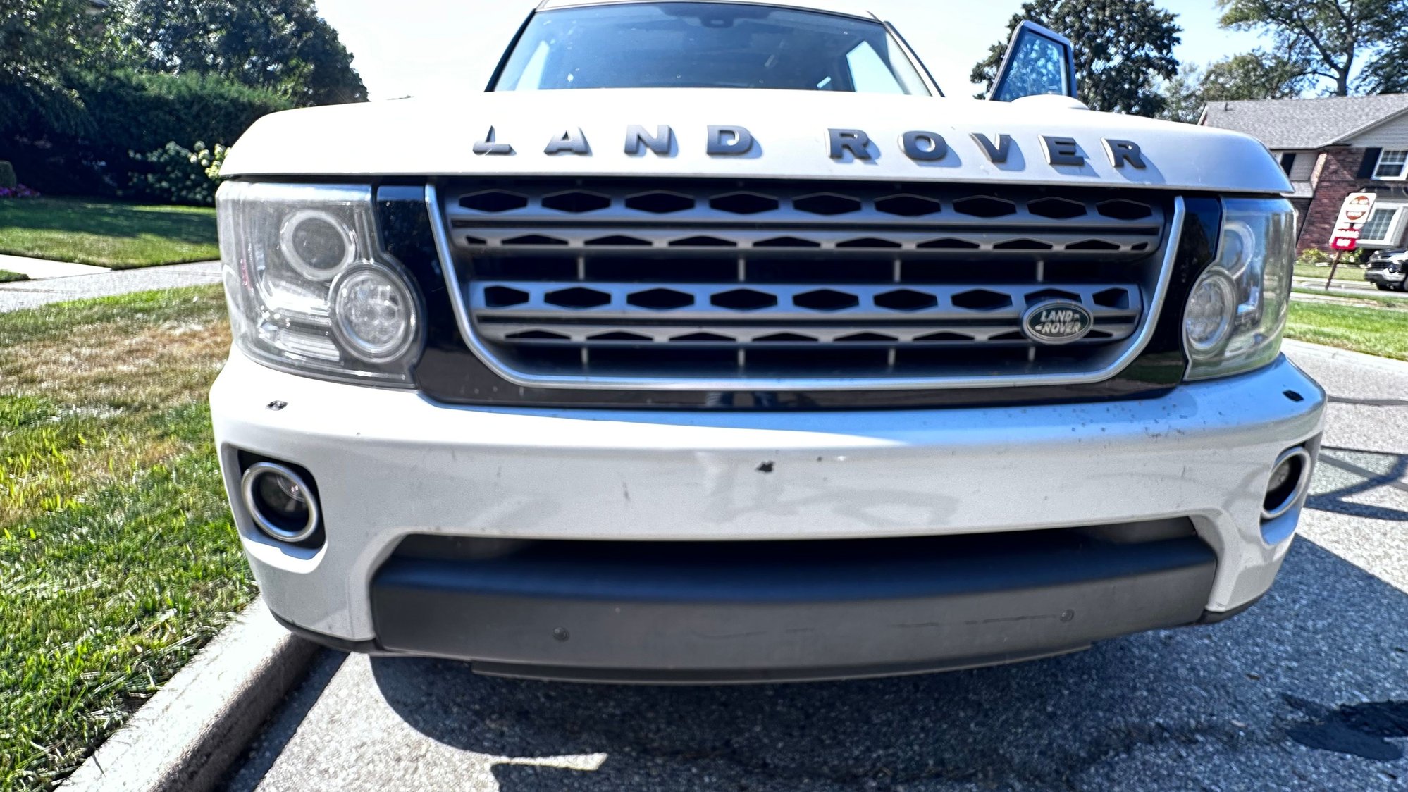 2015 Land Rover LR4 - 2015 Land Rover LR4 HSE- blown head gasket. Sold as-is. - Used - VIN SALAG2V6XFA758089 - 108,000 Miles - 6 cyl - 4WD - Automatic - SUV - White - Grosse Pointe, MI 48236, United States