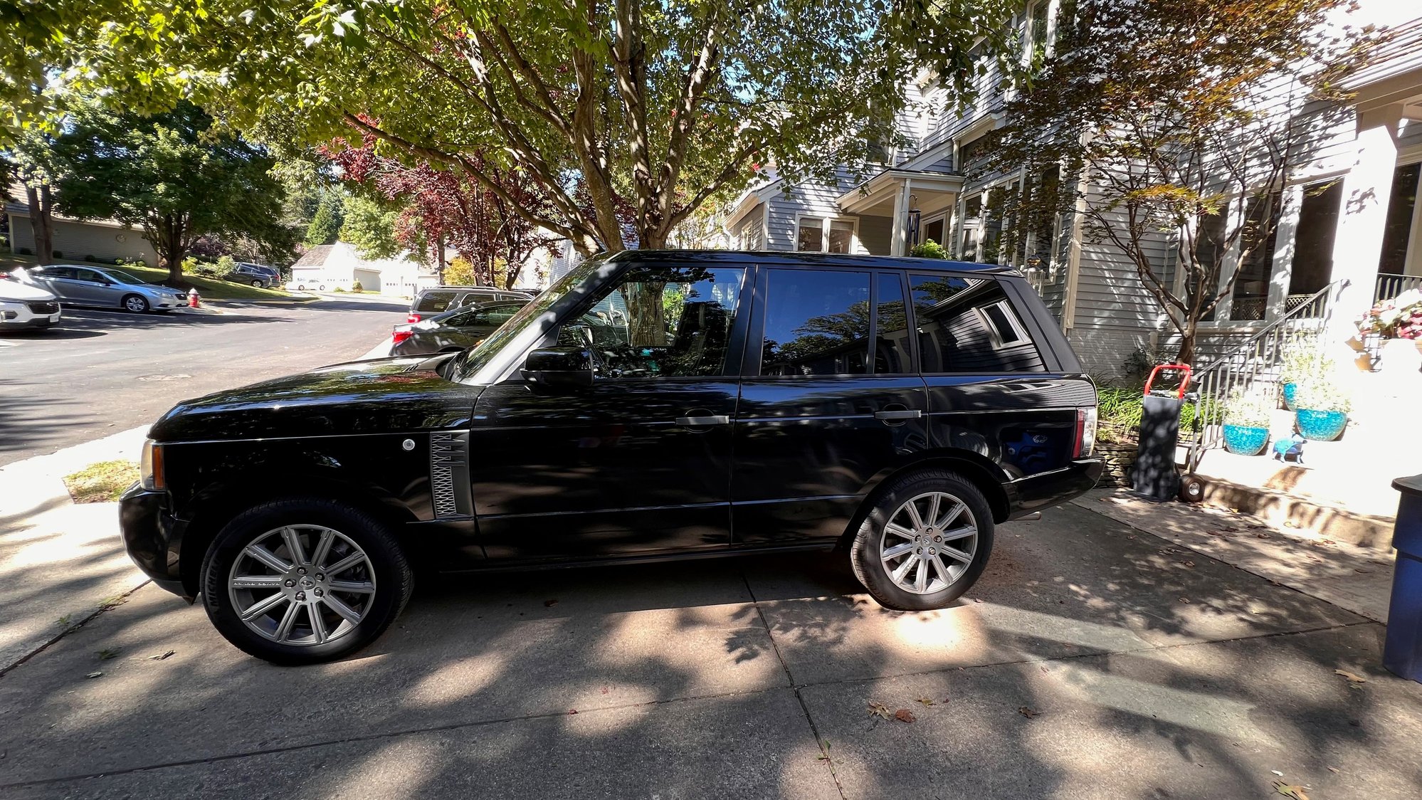 2011 Land Rover Range Rover - 2011 Range Rover Supercharged - Used - VIN SALMF1E46BA338140 - 103,000 Miles - 8 cyl - 4WD - Automatic - SUV - Black - Reston, VA 20194, United States