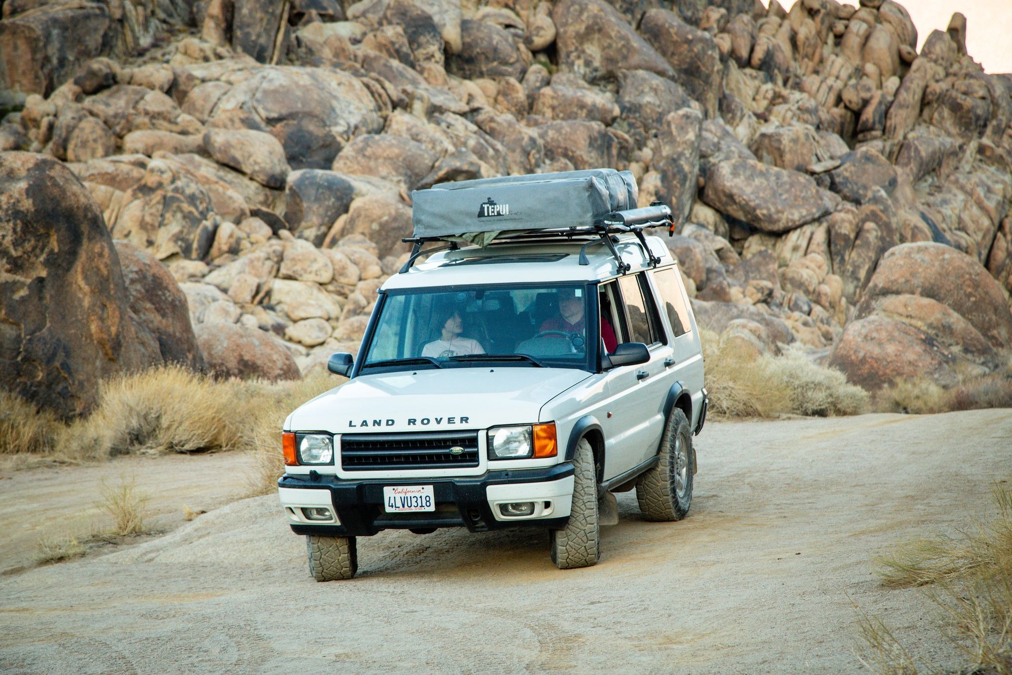 2000 Land Rover Discovery - 2000 Land Rover Discovery 2 SE7 - Used - VIN SALTY1540YA241322 - 203,000 Miles - 8 cyl - 4WD - Automatic - SUV - White - Castro Valley, CA 94552, United States