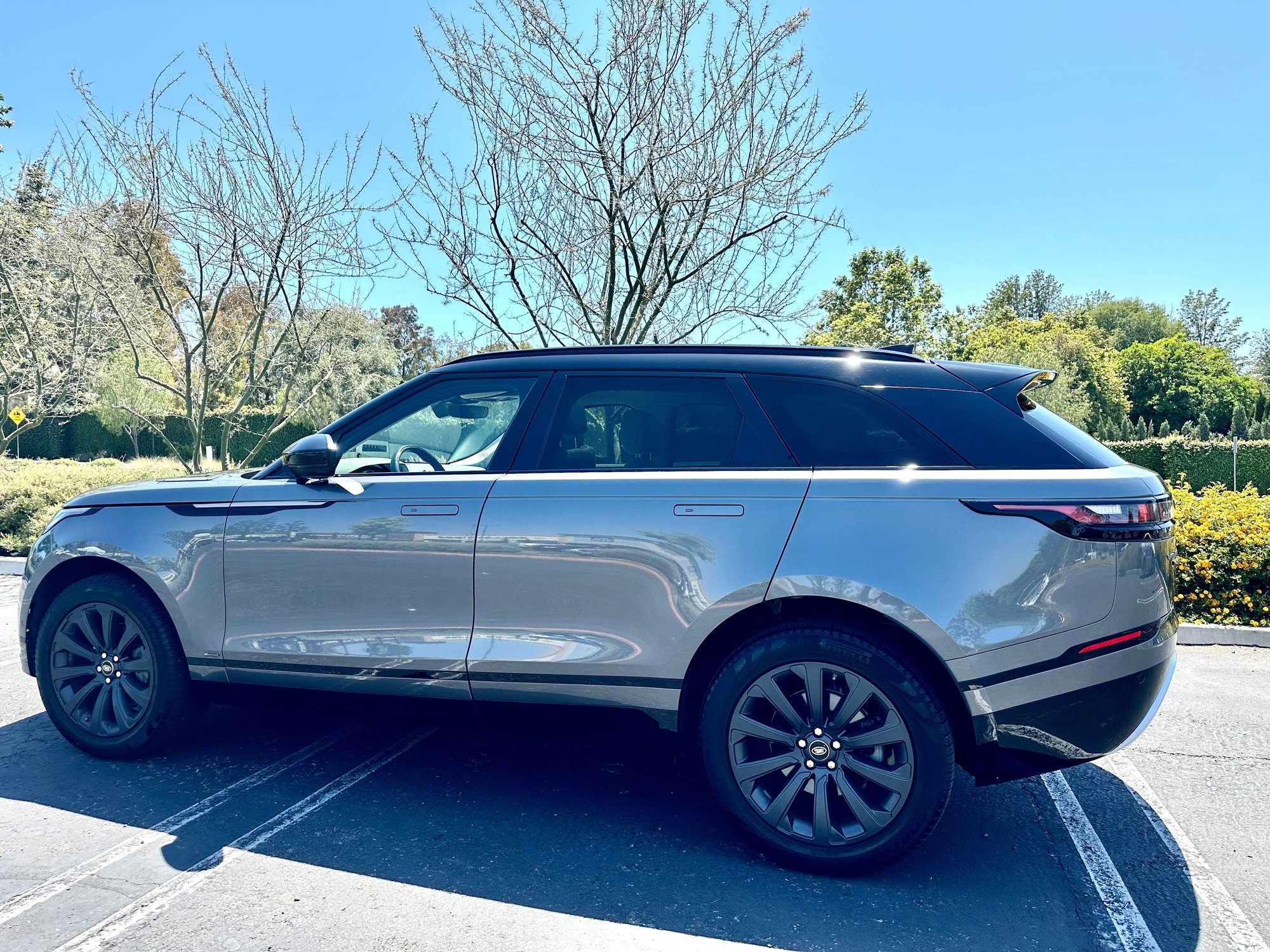2019 Land Rover Range Rover Velar - Excellent 2019 Range Rover Velar 250 R Dynamic - Used - VIN SALYL2EX4KA215527 - 25,000 Miles - 6 cyl - 4WD - Automatic - SUV - Gray - Irvine, CA 92618, United States