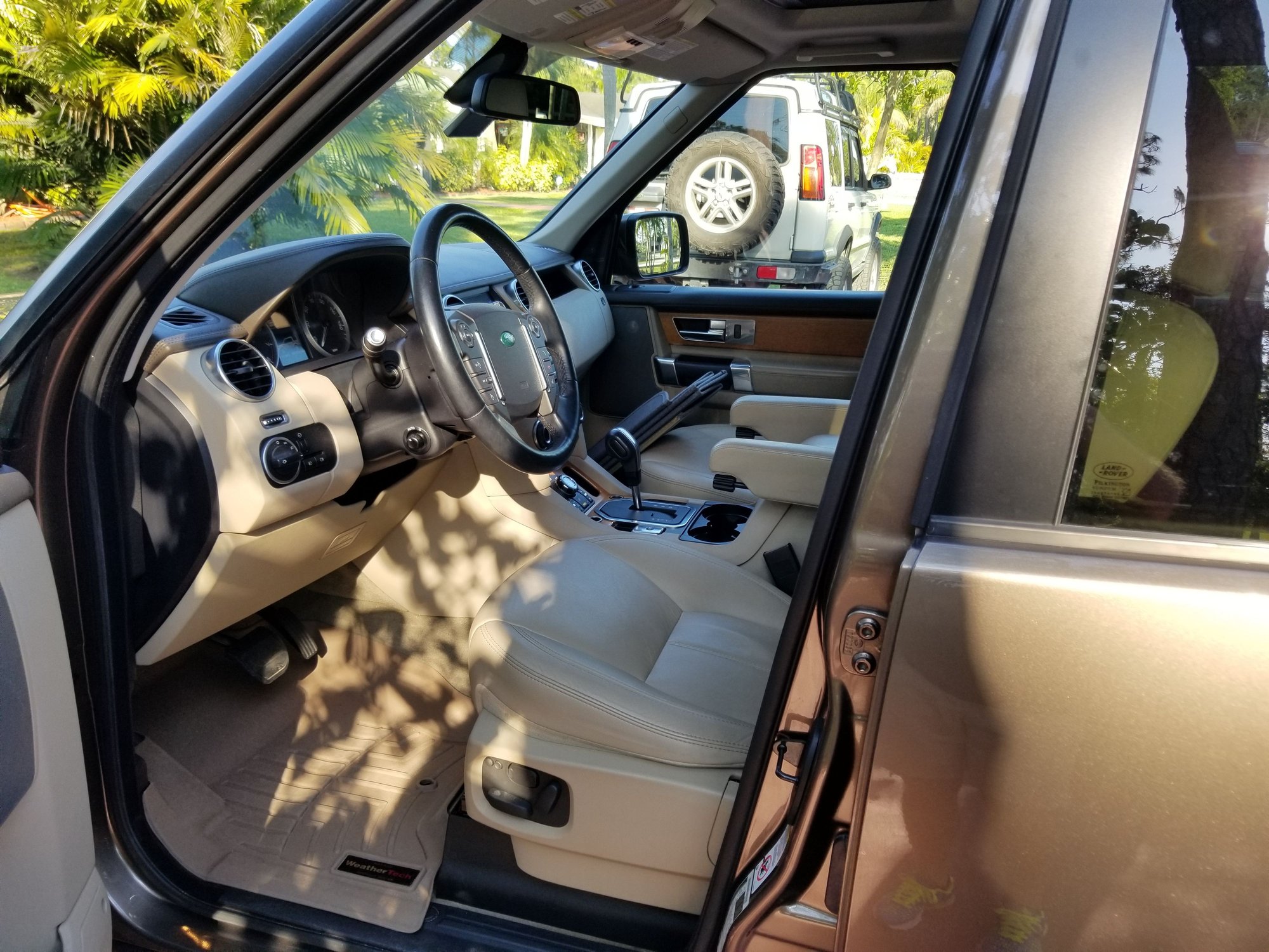 2013 Land Rover LR4 - 2013 LR4 HSE LUX Nara Bronze - Used - VIN SALAK2D47DA670192 - 91,500 Miles - 8 cyl - AWD - Automatic - SUV - Other - West Palm Beach, FL 33411, United States