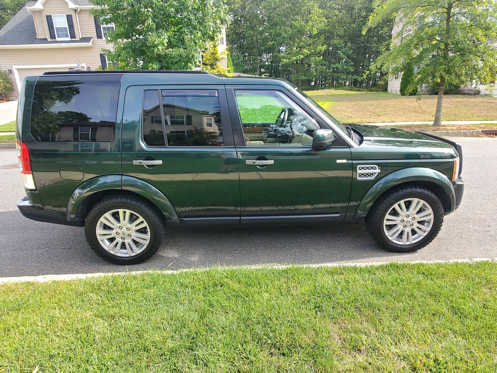2011 Land Rover LR4 - 2011 lr4 - Used - VIN SALAK2D47BA576598 - 122,000 Miles - 8 cyl - AWD - Automatic - SUV - Other - Egg Harbor Township, NJ 08234, United States