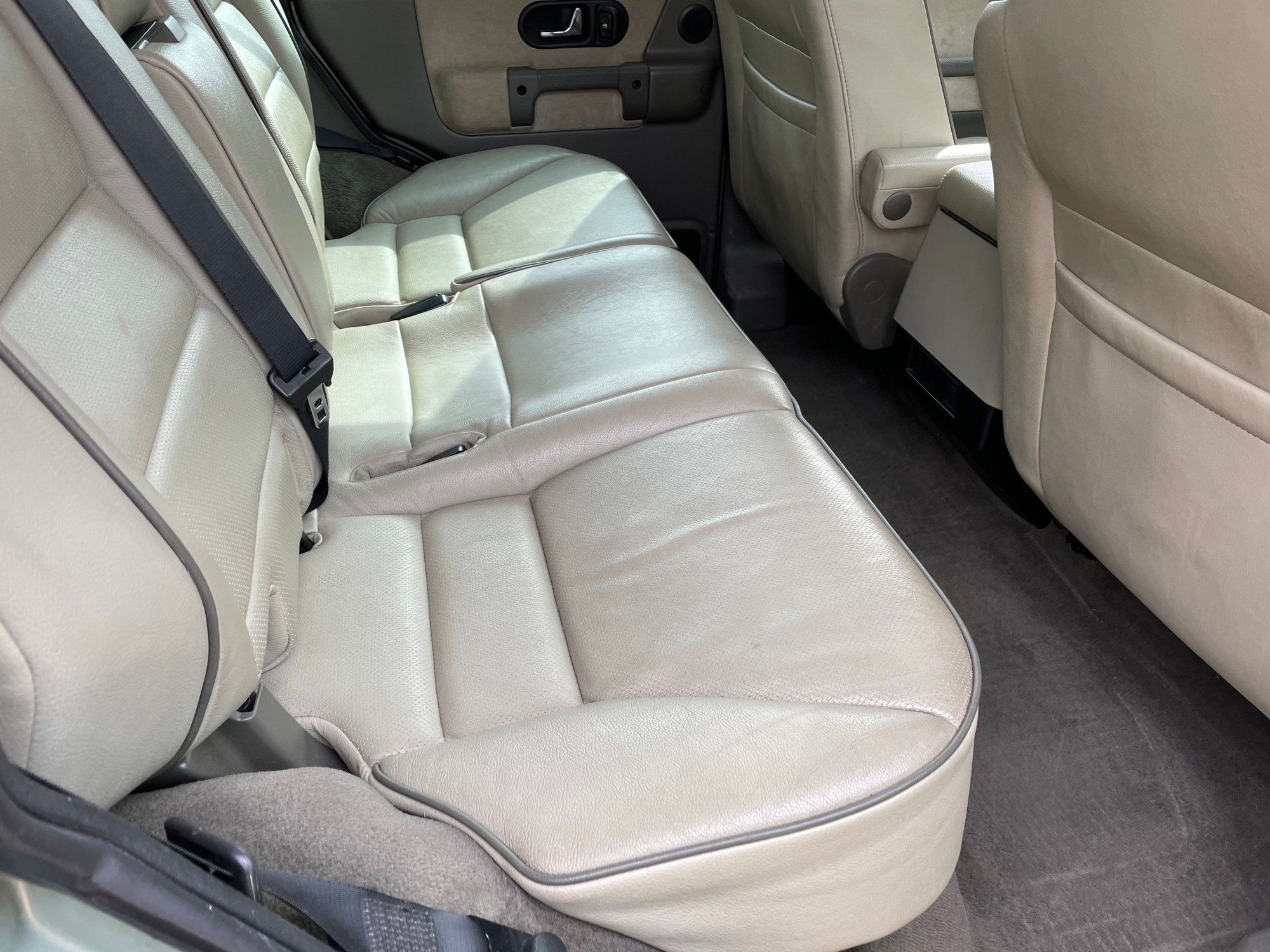 2004 Land Rover Discovery - 2004 Discovery (Original Owner/ Turner Engineering Engine) - Used - VIN Salty194x4a865911 - 120,000 Miles - 8 cyl - 4WD - Automatic - SUV - Other - La Grange, IL 60526, United States