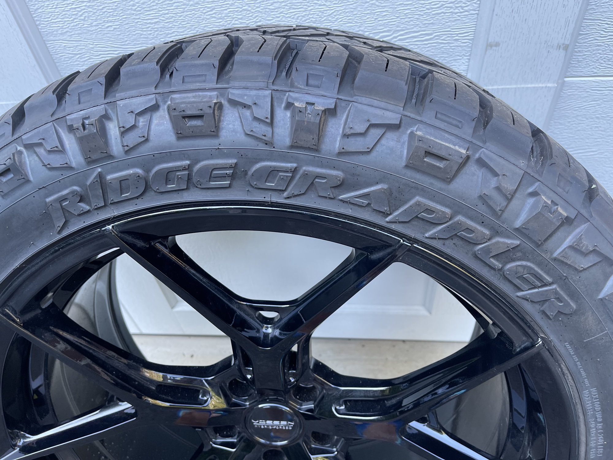 Wheels and Tires/Axles - VOSSEN HF-5 22 X 10.5 Wheels (5) and NITTO Ridge Grappler 285/45R22 Tires - AS NEW - Used - 2020 to 2021 Land Rover Defender 110 - Mclean, VA 22101, United States