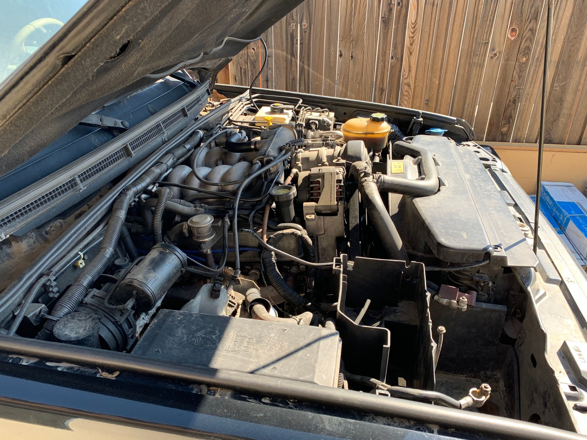 2003 Land Rover Discovery - 2003 Discovery 2 Part Out one week only! - Bakersfield, CA 93314, United States